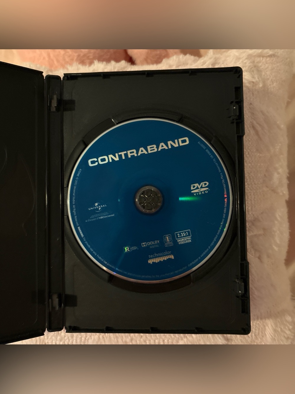 Contraband DVD - Picture 3 of 3